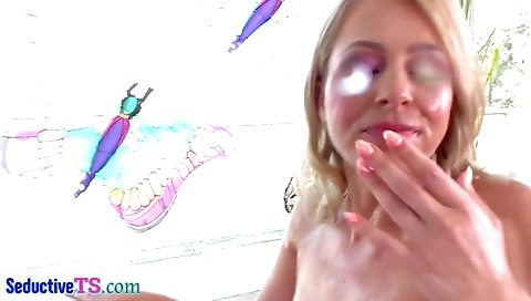 Masive peopletoking hot blonde slut