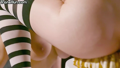 Suckolden and cum in her pussy