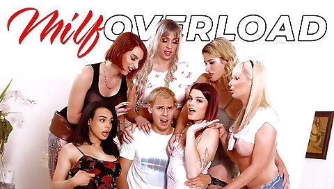 Showering a strip dance for sex video